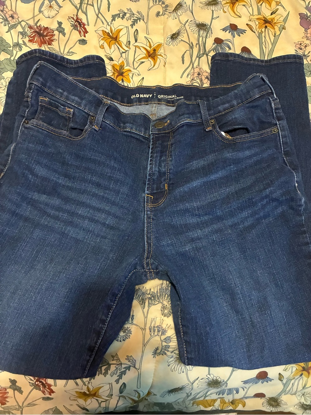 Old Navy Women's Mid to Dark Blue Skinny Jeans